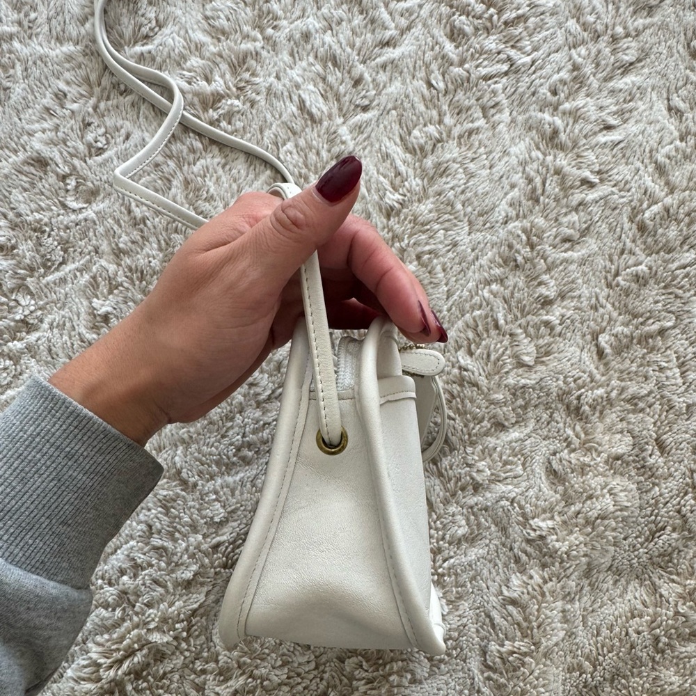 Vintage Coach Leather Crossbody Bag – Style 9935 - Picture 5 of 7